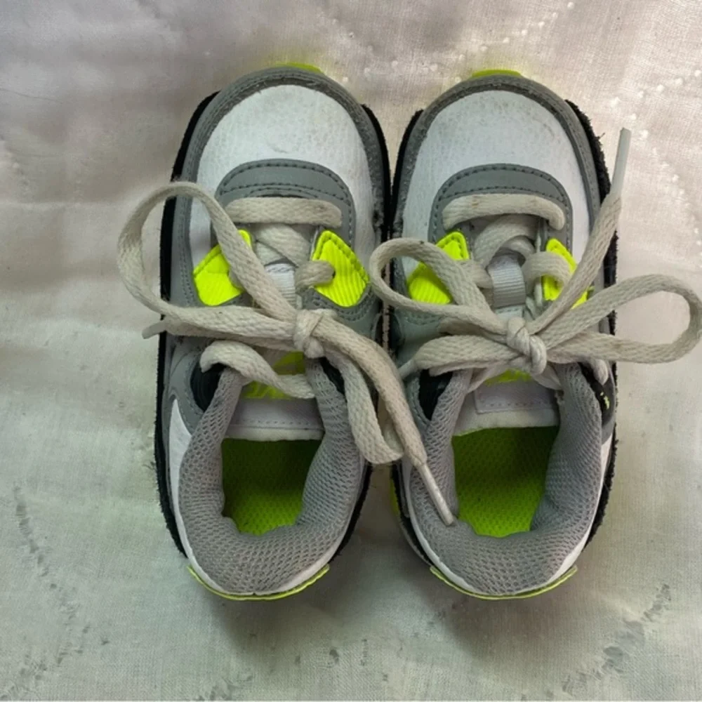 Nike Shoes‎ Childs Size 5c Lace Up Green-White Sneakers